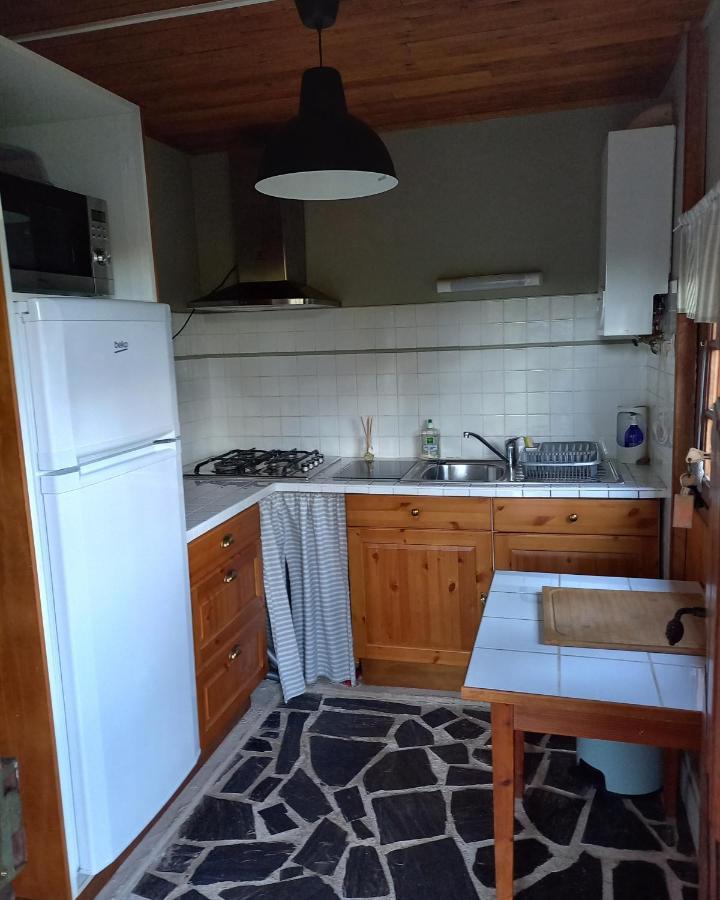 Ma Cabane Au Bord Du Lac Neuvic  المظهر الخارجي الصورة