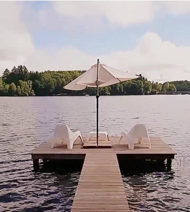 Ma Cabane Au Bord Du Lac Neuvic  المظهر الخارجي الصورة